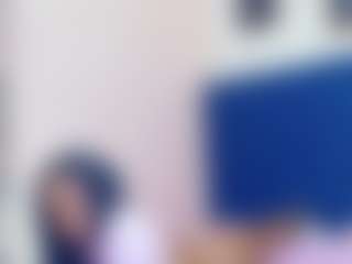Live cam show with petitelittleebonyy - Ebony on Pornisteam.com