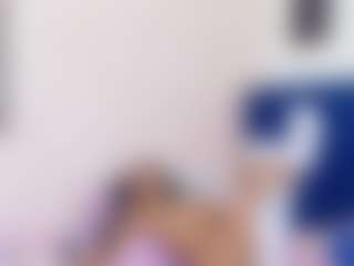 petitelittleebonyy's Live Sex Cam Show