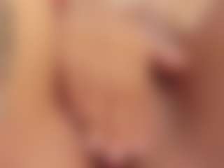 Live cam show with petitelittleebonyy - Ebony on Camsoda | colombia