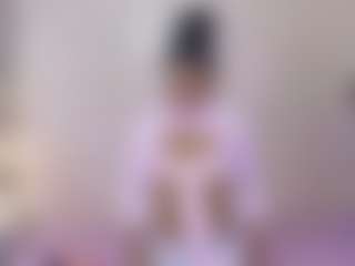 Live cam show with petitelittleebonyy - Ebony on Mixed Magazine Live