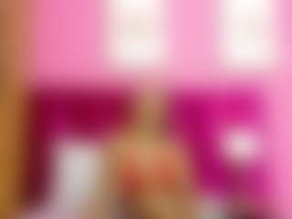 Live cam show with petitelittleebonyy - Pegging on Camsoda