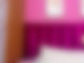 Live cam show with petitelittleebonyy - Black Fetish on hornycams.live