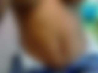Live cam show with petitelittleebonyy - Pegging on liverealitysex.com