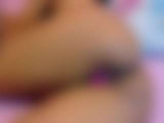 Live cam show with petitelittleebonyy - Ebony on Instabang | colombia