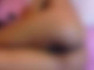 Live cam show with petitelittleebonyy - Milk on Sweet Sext