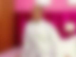 Live cam show with petitelittleebonyy - Pegging on Camsoda