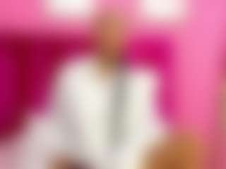 Live cam show with petitelittleebonyy - Black Petite on Camsoda | colombia