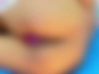 Live cam show with petitelittleebonyy - Black Petite on sexylive.show