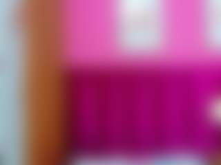 Live cam show with petitelittleebonyy - Pegging on eurowanks.com
