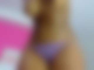 Live cam show with petitelittleebonyy - Pegging on PervPlay.com