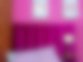 Live cam show with petitelittleebonyy - Ebony Petite on sexylivex.com