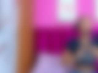 Live cam show with petitelittleebonyy - Milk on Livezox