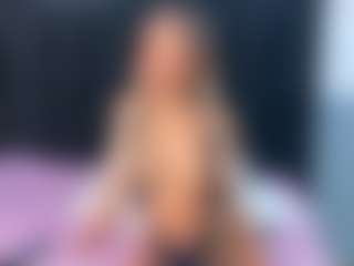 Live cam show with petitelittleebonyy - Public Black on nudelive.tv