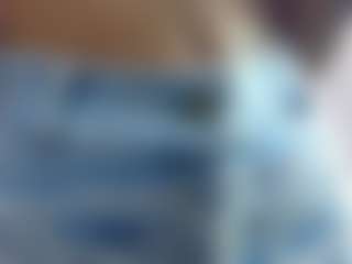 Show en direct avec petitelittleebonyy - Pegging sur Camsoda
