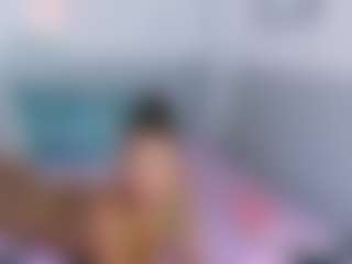 Live cam show with petitelittleebonyy - Ebony on xfollow cams | colombia