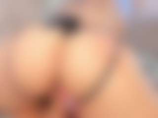 Live cam show with Liberty-Herrera - Blowjob on xfollow cams