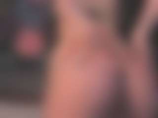 Live cam show with Emma - Oil on chickslive.net