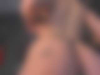 Live cam show with Emma - Camel Toe on SquirtSoMuch