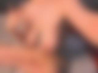 Live cam show with Emma - Massage on chickslive.net