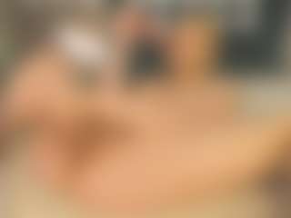 Live cam show with Emma - Shaved Pussy on crypto-cams