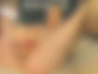 Live cam show with Emma - Hot on iamadamtest123.com