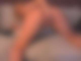 Live cam show with Emma - Blonde Hair on googirlz