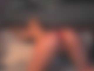 Live cam show with Emma - Teen (18+) on Milfs Live