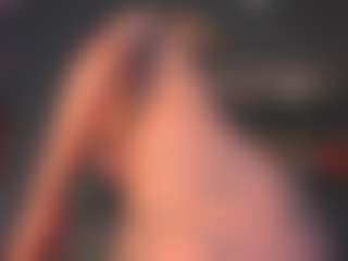 Live cam show with Emma - Horny on Spunkpage