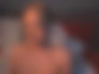 Live cam show with Emma - Dance on xDating