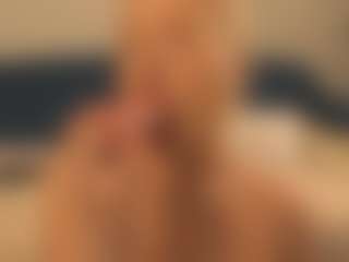 Live cam show with Emma - Deepthroat on nudelive.tv