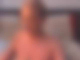 Live cam show with Emma - Oil on TeamSkeetLive