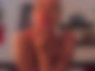 Live cam show with Emma - Average on madthumbs