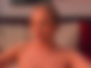 Live cam show with Emma - Orgasm on livesuperchat.net