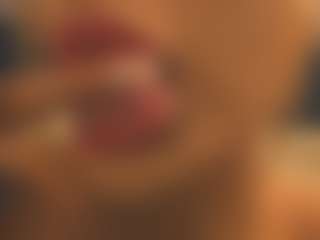 Live cam show with Emma - Striptease on StripNow