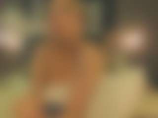 Live cam show with Emma - Brown Eyes Blonde Hair on alttransgirls