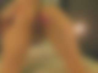 Live cam show with Emma - Average on Streamer API