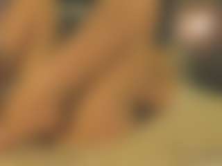 Live cam show with Emma - Average on Camsoda