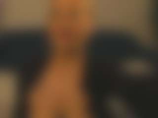 Live cam show with Emma - Blonde Hair on Dare Cams