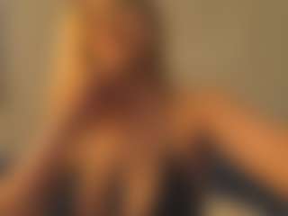 Live cam show with Emma - College Big Tits on sexytreat.net