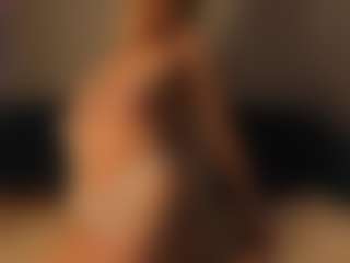 Live cam show with Emma - College on StripNow
