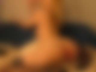 Live cam show with Emma - Camel Toe on madthumbs
