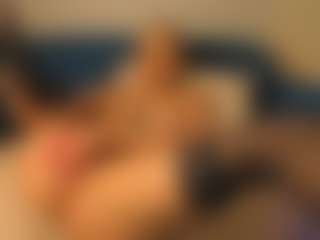 Live cam show with Emma - Shaved Pussy on CamClone