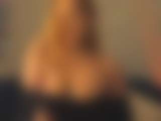 Live cam show with Emma - Foot Fetish Blonde Hair on liverealitysex.com