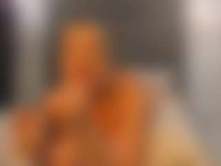 Live cam show with Emma - Shaved on Camsoda