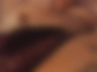Live cam show with Emma - Blonde Hair Teen (18+) on Camming Site