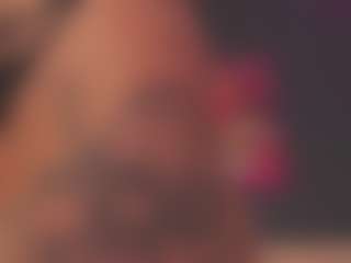 Live cam show with Emma - Brown Eyes Blonde Hair on Dare Cams