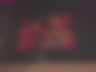 Live cam show with Emma - Moan on friskycurves.com