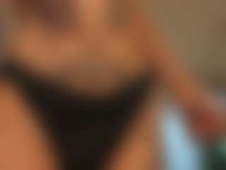 Live cam show with Emma - Moan on crypto-cams