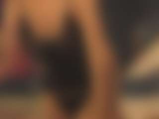 Live cam show with Emma - Shaved Pussy on hrnylive.com