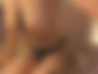 Live cam show with Emma - Blonde Hair on friskycurves.com
